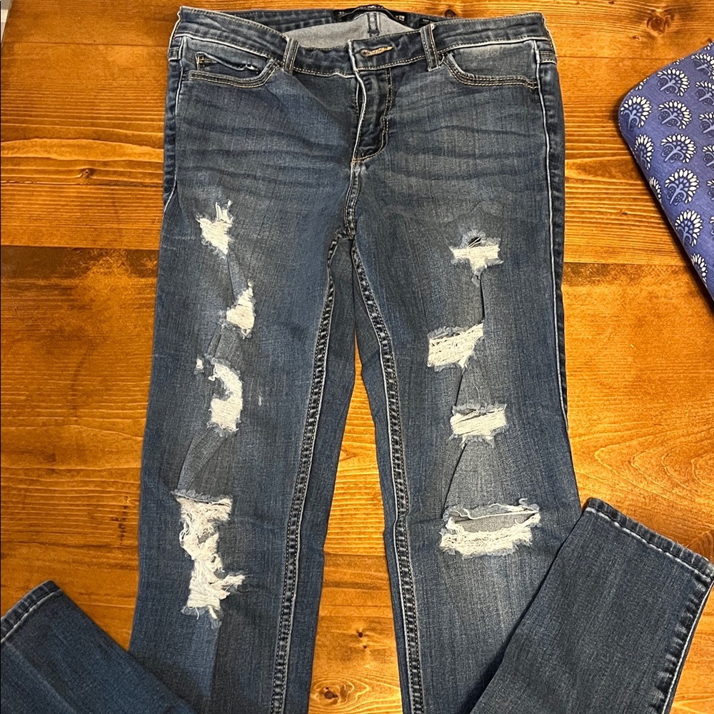 Hollister Mid Rise Super Skinny Distressed